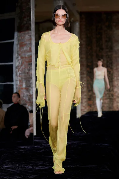 Look 28